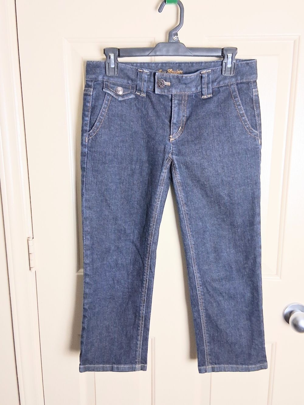 Ann Taylor Women Modern Fit Lindsay Waist Size 2 Dark Blue Denim Capri